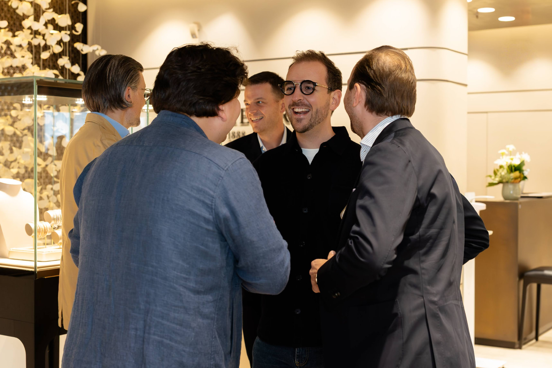 Kleine Gesprächsrunde im Salon